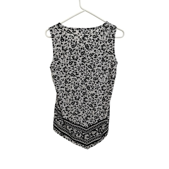 White House Black Market Sleeveless Blouse Womens Small Black White Floral Top - Picture 3 of 3